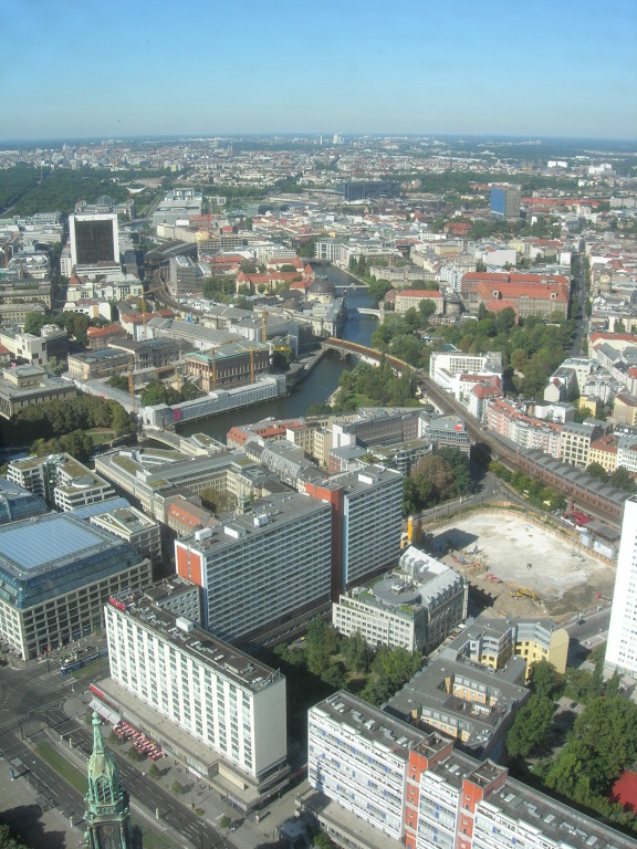 Scaled image 19_reichstag_und_bahnhof.jpg 